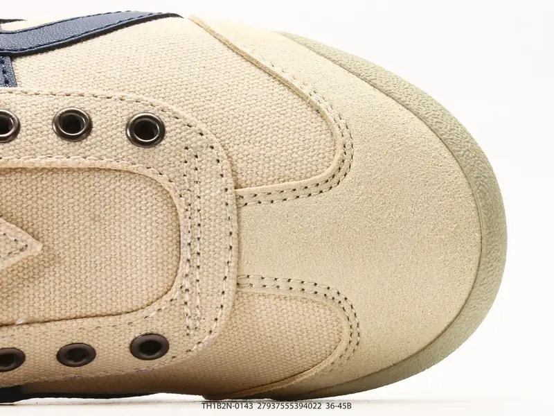 鬼冢虎Onitsuka Tiger Mexico 66® Paraty 百搭单品板鞋 MEXICO 66是鬼冢虎旗下最经典的款式，李小龙最喜欢的 TH1B2N-0143 #27937555394022