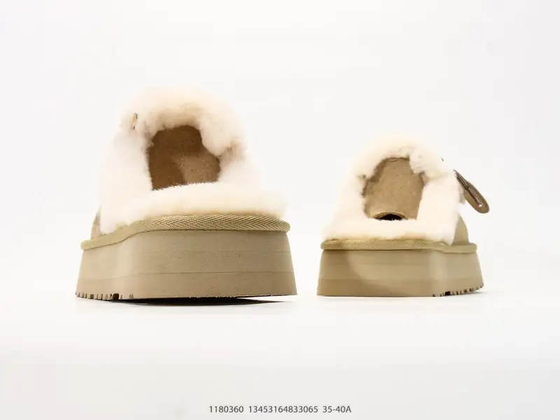 UGG W DISQUETTE HERITAGE厚底复古毛绒拖鞋 皮毛一体 鞋头区域带有类似灯芯绒的竖条纹理印花麂皮 搭配 1180360 #13453164833065