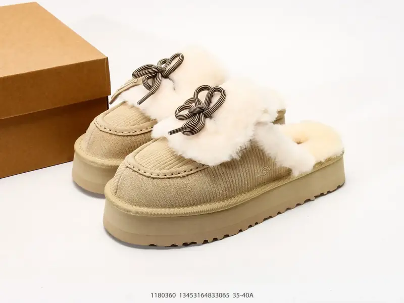 UGG W DISQUETTE HERITAGE厚底复古毛绒拖鞋 皮毛一体 鞋头区域带有类似灯芯绒的竖条纹理印花麂皮 搭配 1180360 #13453164833065