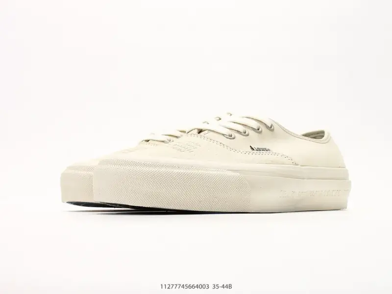 NEIGHBORHOOD x Vans OTW Authentic 44 2026ss 联名款 此次联名选用OTW Authentic 44经典鞋型 全麂皮材质 质感拉满 鞋头压印主题字母 VN000XVJ7VJ #11277745664003