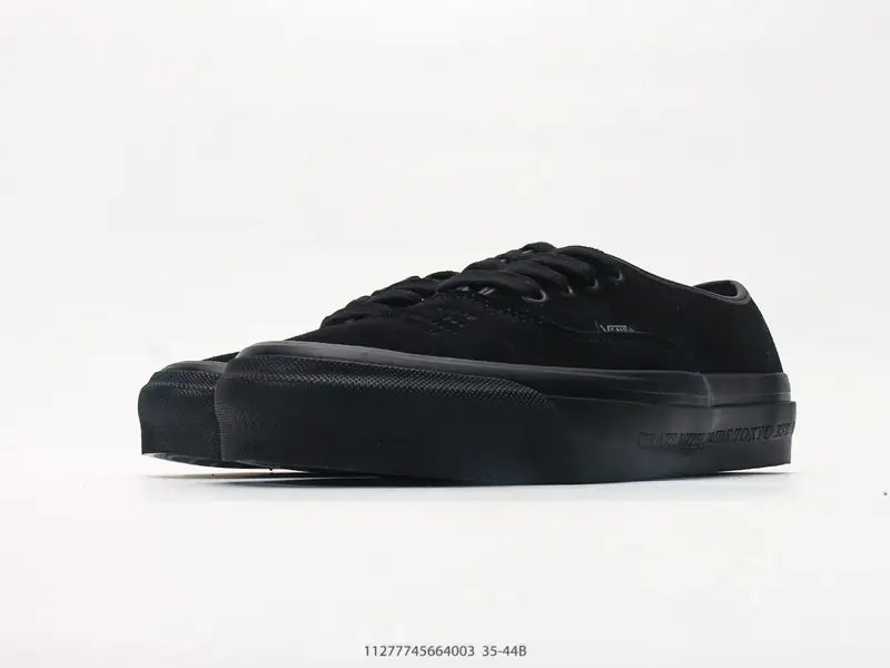 Vans Scarpe sportive Classico Collaborazione Basso VN000XVJBLA #11277745664003